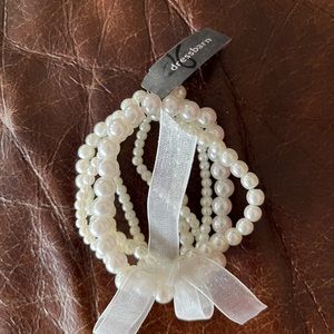 New! Set of stretchy Pearl costume jewelry bracelets dress barn brand